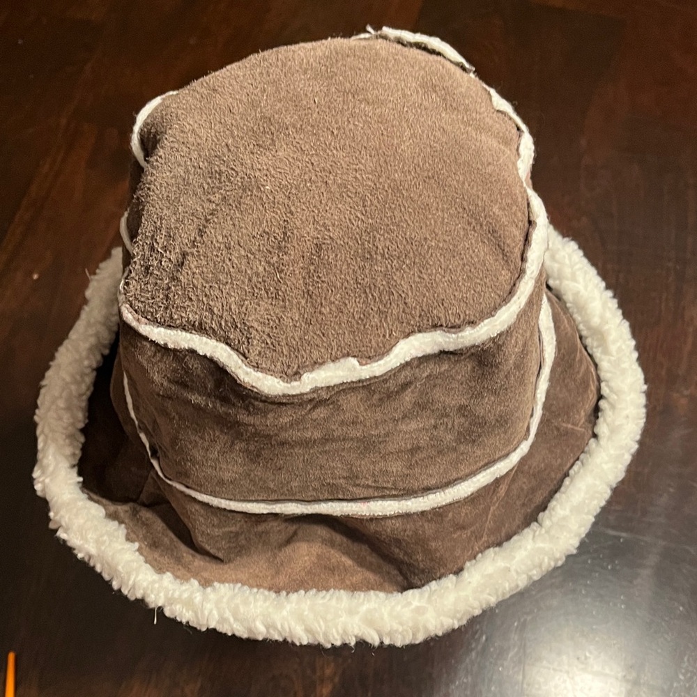 Brown Leather & Faux Fleece Hat - Picture 6 of 10